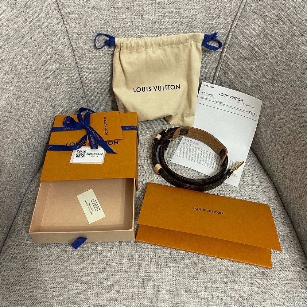 Lv Adjustable strap 16mm monogram